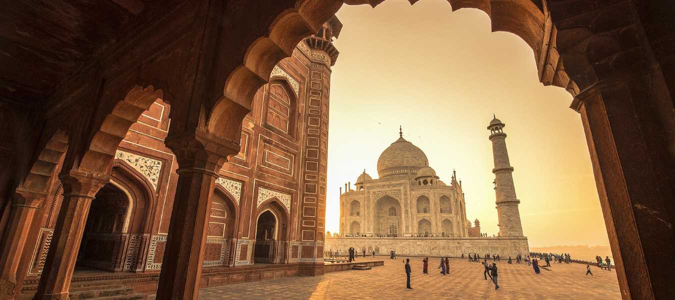 Sunrise Taj Mahal Tour from Delhi -By Car - Aarav Tours